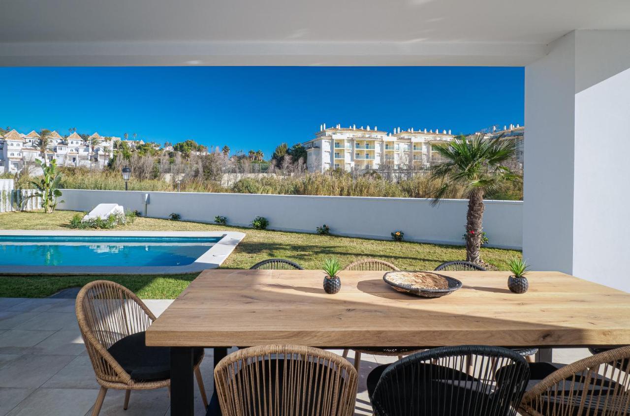 Villa moderne proche de la mer Manilva Extérieur photo