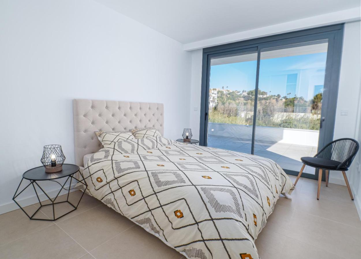 Villa moderne proche de la mer Manilva Extérieur photo
